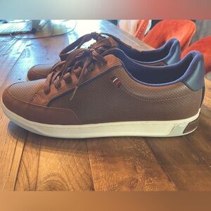 Tommy Hilfiger shoes - size 11